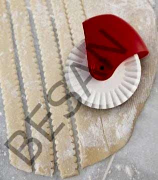 PLASTİK HAMUR KESİCİ RULET